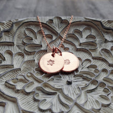 Load image into Gallery viewer, Mom&#39;s birth flower necklace