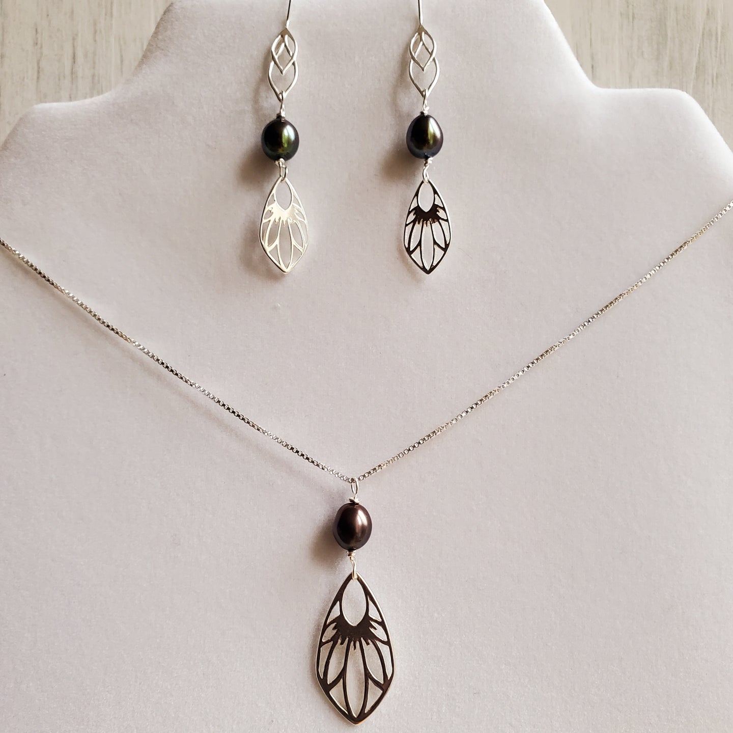 silver dragonfly wing necklace and earrings with black peacock freshwater pearls